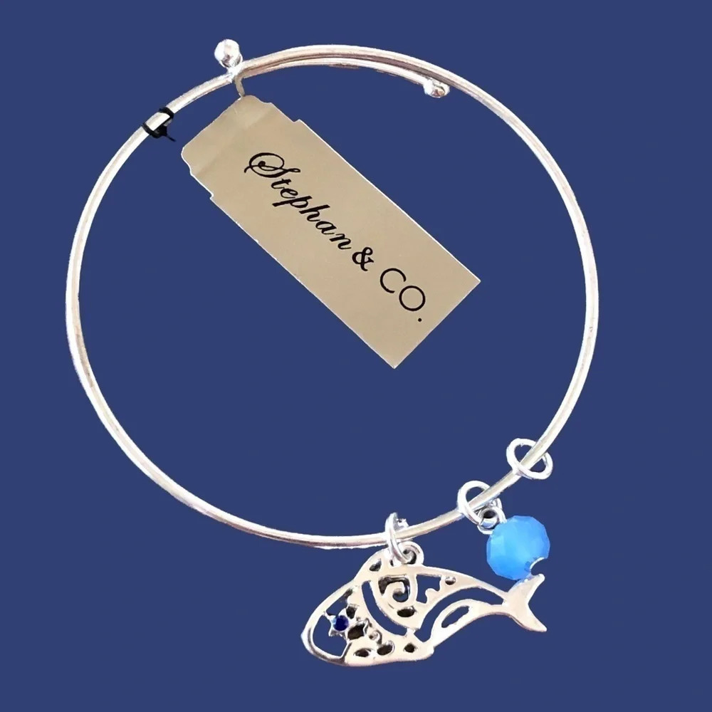 NWT Stephan & Co Silver Tone Bangle Bracelet Adjustable Dolphin Charm Blue‎ New